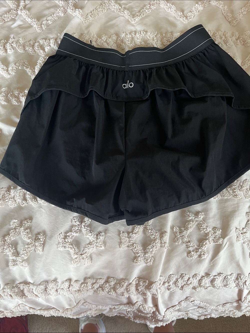 ALO Yoga Black Athletic Running Shorts with Inner Liner - Picture 3 of 4